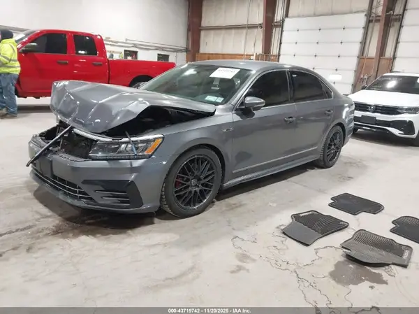 1VWDT7A34HC063121 2017 VOLKSWAGEN PASSAT - Image 2