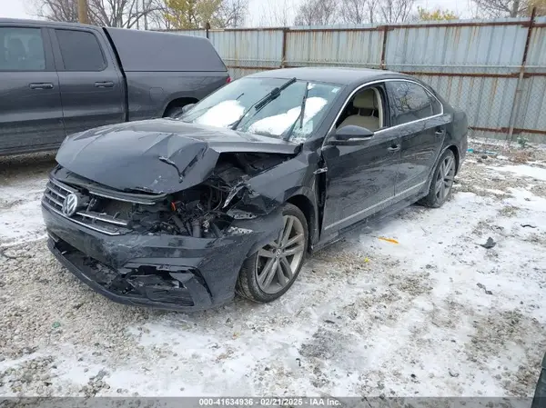 1VWDT7A34HC066102 2017 VOLKSWAGEN PASSAT - Image 2