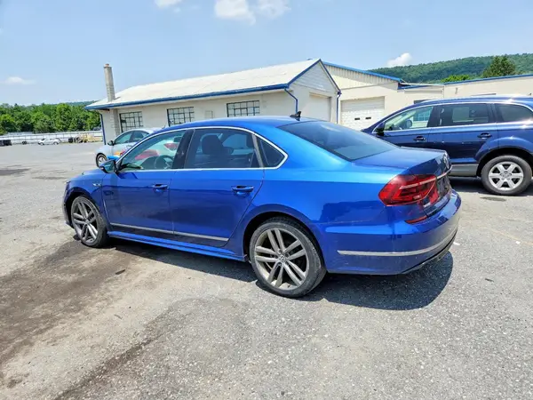 1VWDT7A34HC066407 2017 VOLKSWAGEN PASSAT - Image 2