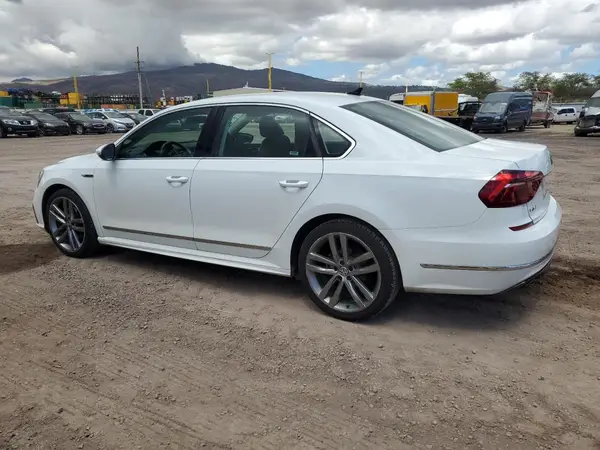 1VWDT7A34HC067377 2017 VOLKSWAGEN PASSAT - Image 2