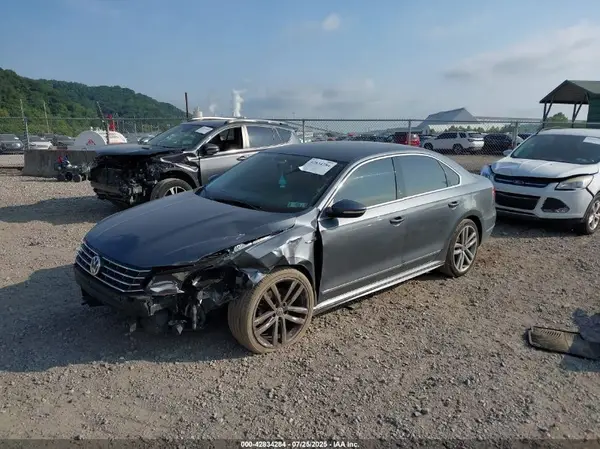 1VWDT7A34HC069128 2017 VOLKSWAGEN PASSAT - Image 2