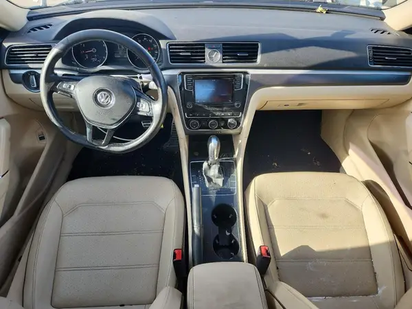 1VWDT7A34HC069954 2017 VOLKSWAGEN PASSAT - Image 8