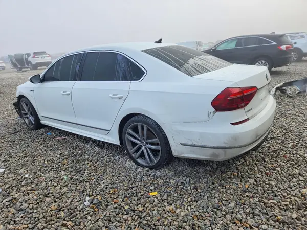 1VWDT7A34HC070229 2017 VOLKSWAGEN PASSAT - Image 2