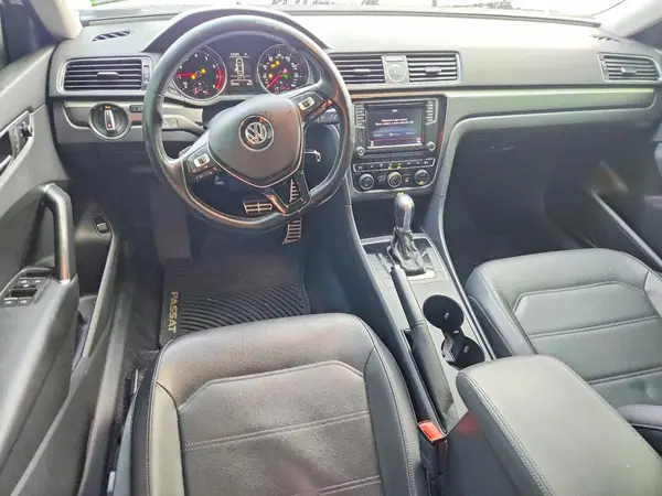 1VWDT7A34HC070229 2017 VOLKSWAGEN PASSAT - Image 8