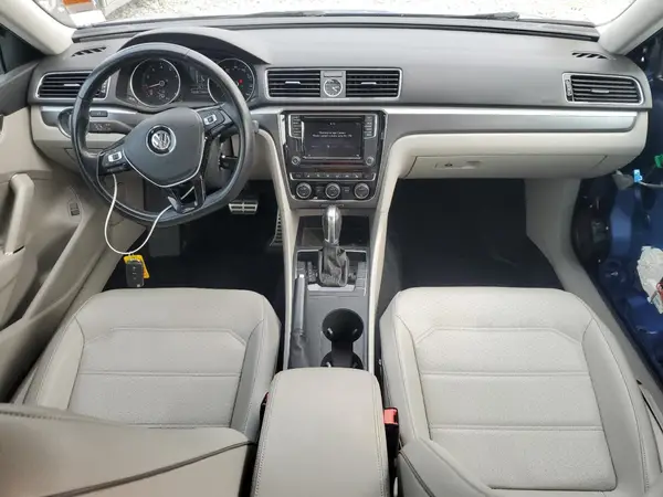 1VWDT7A34HC073518 2017 VOLKSWAGEN PASSAT - Image 8