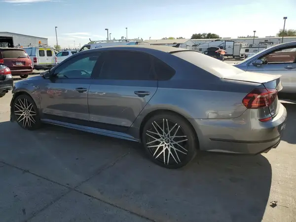 1VWDT7A34HC077570 2017 VOLKSWAGEN PASSAT - Image 2