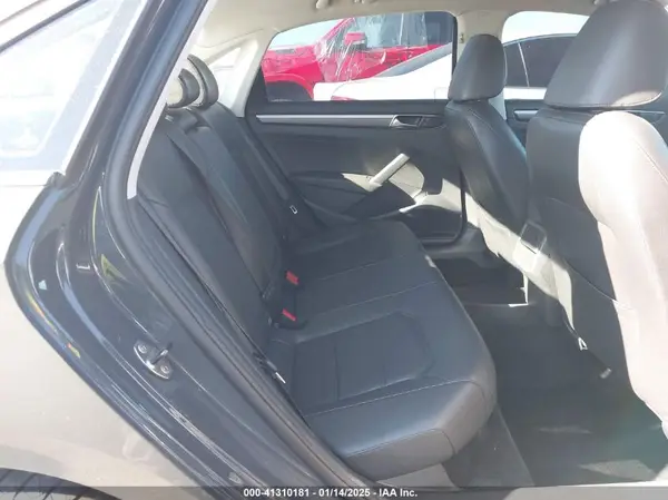 1VWDT7A34HC078539 2017 VOLKSWAGEN PASSAT - Image 8