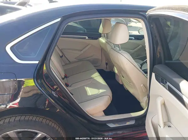 1VWDT7A34HC079089 2017 VOLKSWAGEN PASSAT - Image 8