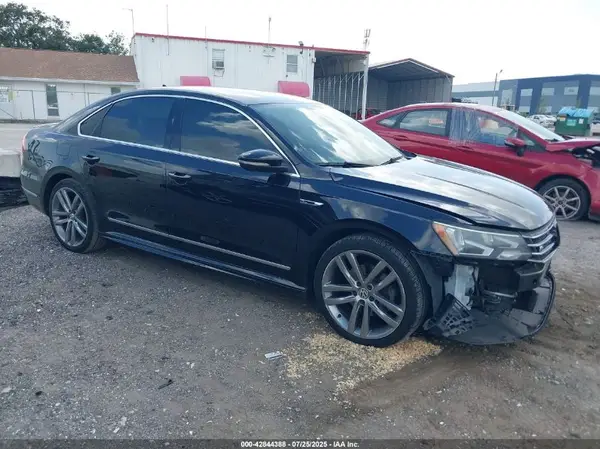 1VWDT7A34HC080548 2017 VOLKSWAGEN PASSAT - Image 1
