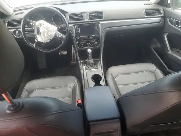 1VWDT7A34HC084535 2017 VOLKSWAGEN PASSAT - Image 8