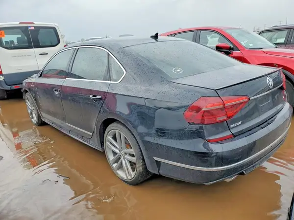 1VWDT7A34HC084566 2017 VOLKSWAGEN PASSAT - Image 2