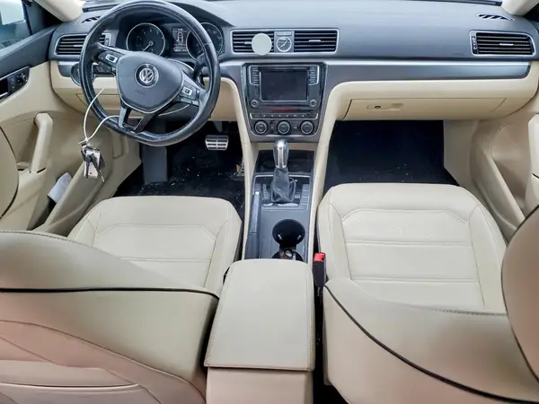 1VWDT7A34HC086284 2017 VOLKSWAGEN PASSAT - Image 8