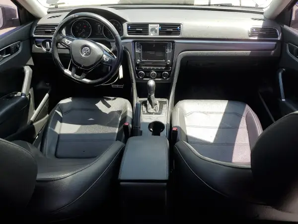 1VWDT7A35HC000593 2017 VOLKSWAGEN PASSAT - Image 8