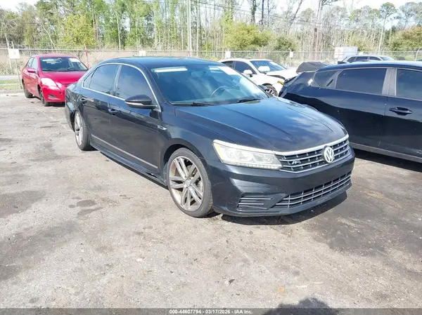 1VWDT7A35HC011643 2017 VOLKSWAGEN PASSAT - Image 1