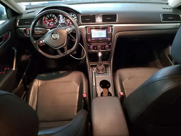 1VWDT7A35HC013098 2017 VOLKSWAGEN PASSAT - Image 8