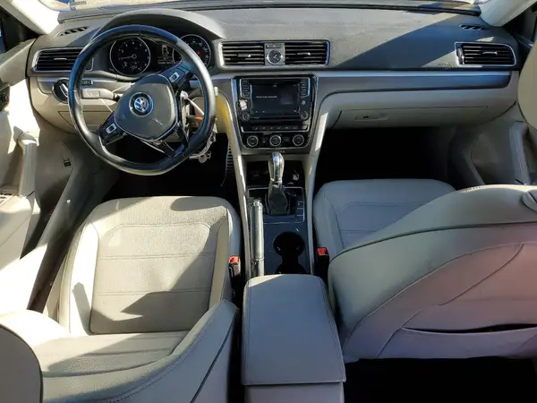 1VWDT7A35HC015014 2017 VOLKSWAGEN PASSAT - Image 8