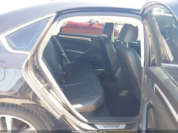 1VWDT7A35HC015532 2017 VOLKSWAGEN PASSAT - Image 8