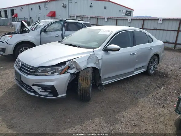 1VWDT7A35HC015918 2017 VOLKSWAGEN PASSAT - Image 2