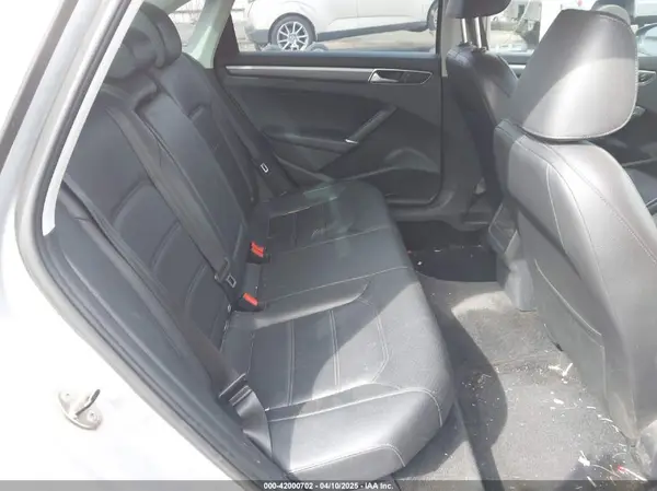 1VWDT7A35HC015918 2017 VOLKSWAGEN PASSAT - Image 8