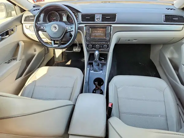 1VWDT7A35HC023243 2017 VOLKSWAGEN PASSAT - Image 8