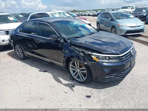 1VWDT7A35HC025803 2017 VOLKSWAGEN PASSAT - Image 1