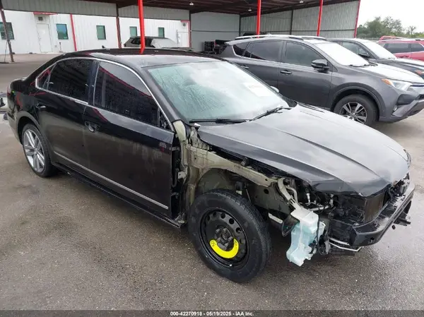 1VWDT7A35HC035344 2017 VOLKSWAGEN PASSAT - Image 1