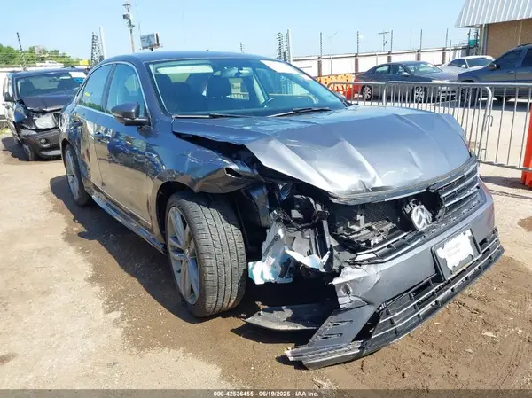 1VWDT7A35HC037076 2017 VOLKSWAGEN PASSAT - Image 1