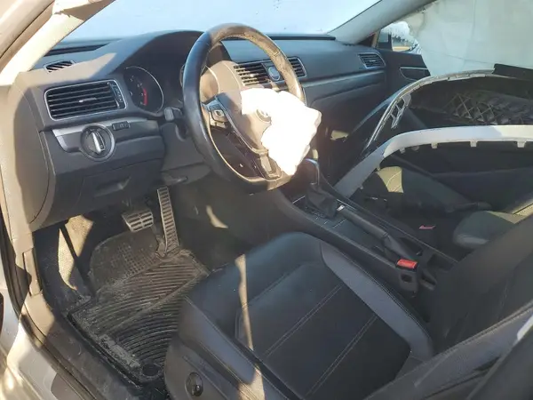 1VWDT7A35HC044092 2017 VOLKSWAGEN PASSAT - Image 8