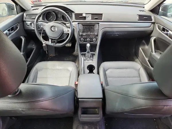 1VWDT7A35HC045520 2017 VOLKSWAGEN PASSAT - Image 8