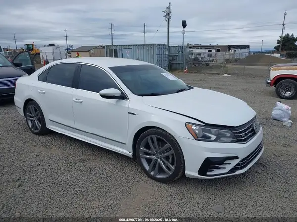 1VWDT7A35HC045839 2017 VOLKSWAGEN PASSAT - Image 1