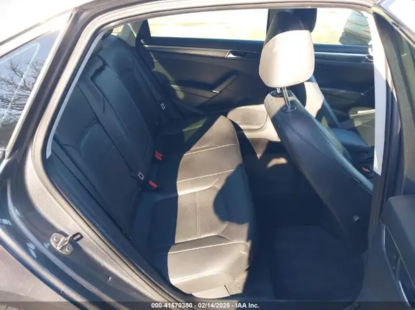1VWDT7A35HC048708 2017 VOLKSWAGEN PASSAT - Image 8