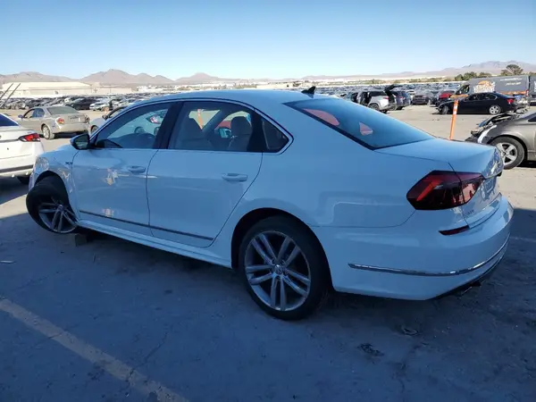 1VWDT7A35HC049082 2017 VOLKSWAGEN PASSAT - Image 2