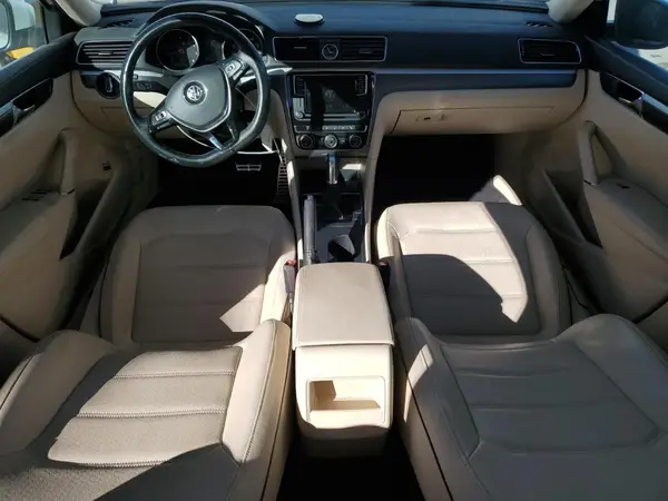 1VWDT7A35HC049082 2017 VOLKSWAGEN PASSAT - Image 8