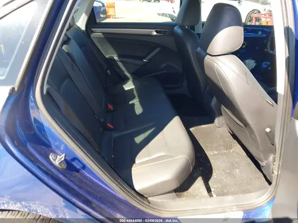 1VWDT7A35HC049101 2017 VOLKSWAGEN PASSAT - Image 8
