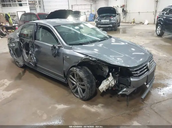 1VWDT7A35HC052564 2017 VOLKSWAGEN PASSAT - Image 1