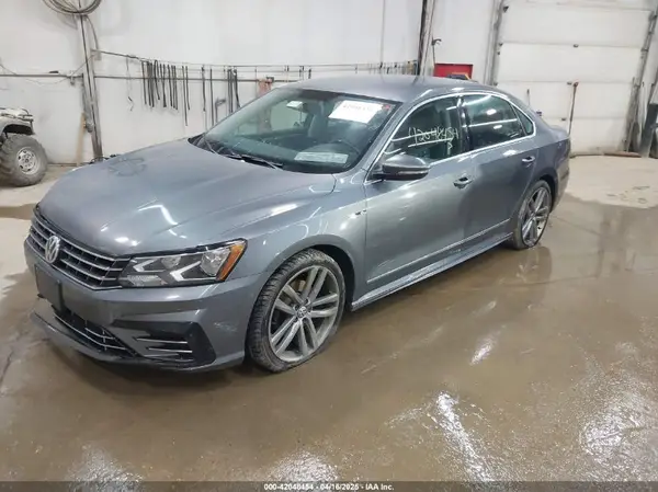 1VWDT7A35HC052564 2017 VOLKSWAGEN PASSAT - Image 2