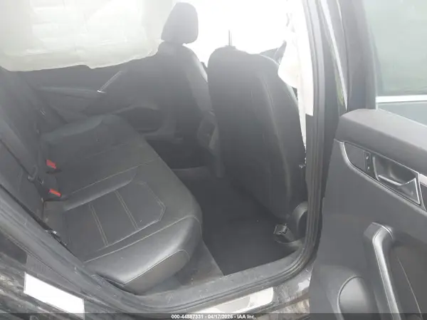 1VWDT7A35HC053701 2017 VOLKSWAGEN PASSAT - Image 8