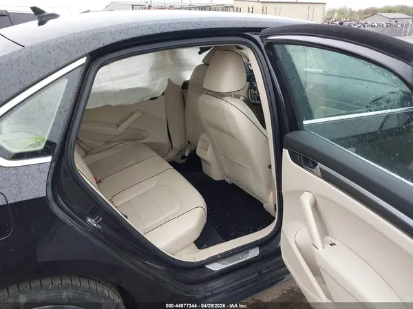 1VWDT7A35HC054167 2017 VOLKSWAGEN PASSAT - Image 8