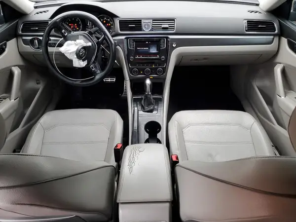 1VWDT7A35HC056307 2017 VOLKSWAGEN PASSAT - Image 8