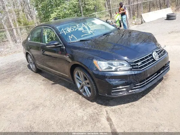 1VWDT7A35HC057621 2017 VOLKSWAGEN PASSAT - Image 1