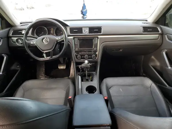1VWDT7A35HC058736 2017 VOLKSWAGEN PASSAT - Image 8