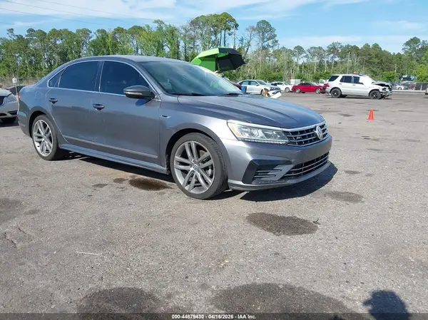 1VWDT7A35HC062611 2017 VOLKSWAGEN PASSAT - Image 1