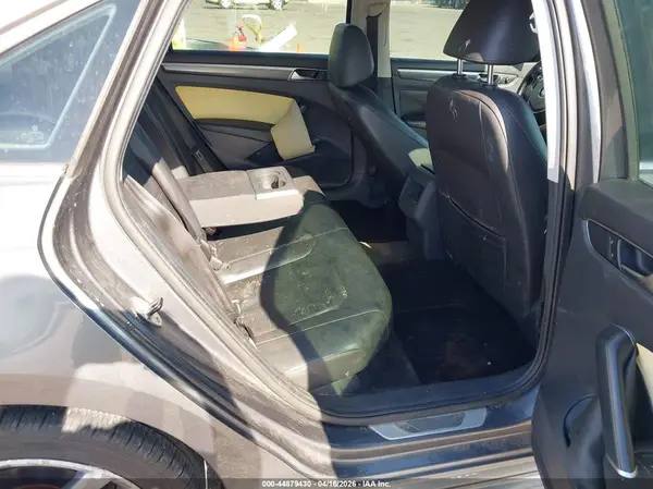 1VWDT7A35HC062611 2017 VOLKSWAGEN PASSAT - Image 8