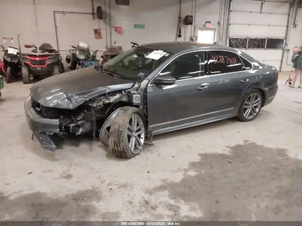 1VWDT7A35HC063306 2017 VOLKSWAGEN PASSAT - Image 2