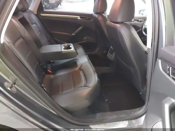 1VWDT7A35HC063306 2017 VOLKSWAGEN PASSAT - Image 8