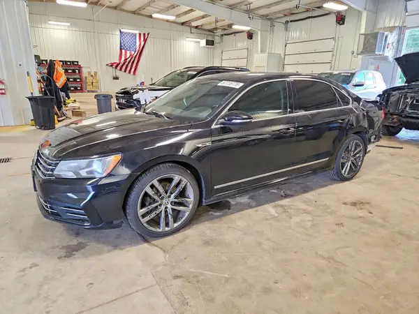 1VWDT7A35HC066030 2017 VOLKSWAGEN PASSAT - Image 1