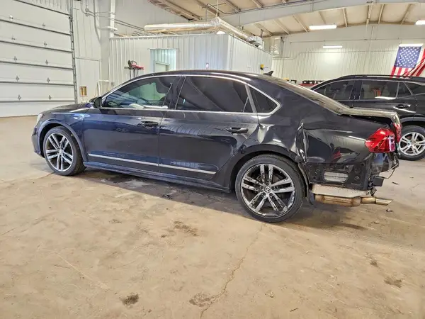 1VWDT7A35HC066030 2017 VOLKSWAGEN PASSAT - Image 2