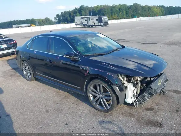 1VWDT7A35HC067131 2017 VOLKSWAGEN PASSAT - Image 1