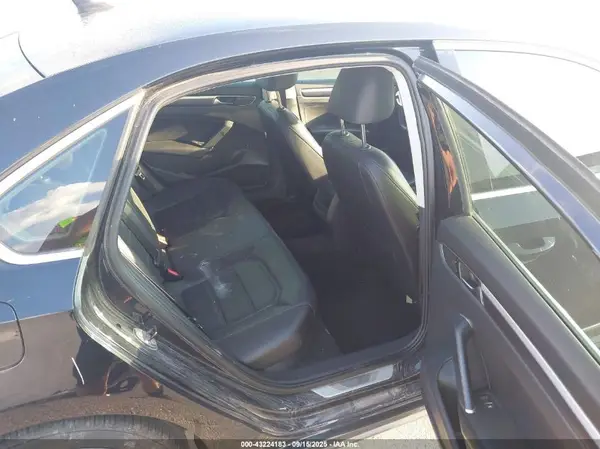 1VWDT7A35HC067131 2017 VOLKSWAGEN PASSAT - Image 8