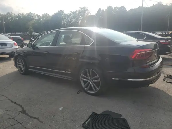 1VWDT7A35HC068795 2017 VOLKSWAGEN PASSAT - Image 2